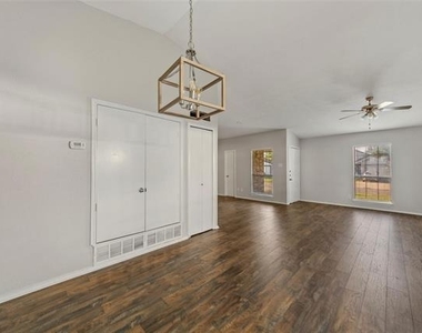 4716 Rose Of Sharon Lane - Photo Thumbnail 5