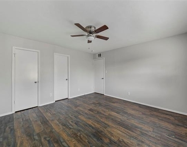 4716 Rose Of Sharon Lane - Photo Thumbnail 15