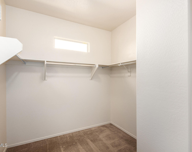 3464 S Bluejay Drive - Photo Thumbnail 9