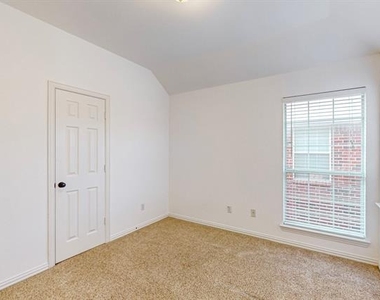 8609 Rugby Drive - Photo Thumbnail 24