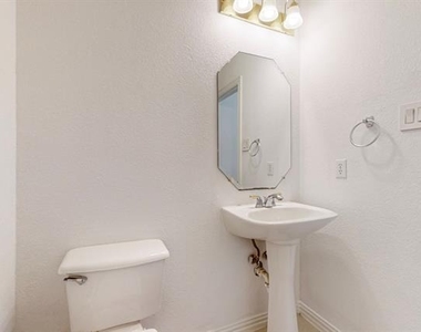 8609 Rugby Drive - Photo Thumbnail 35