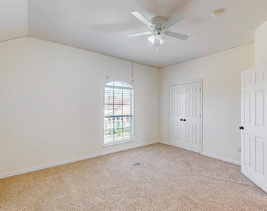 8609 Rugby Drive - Photo Thumbnail 28