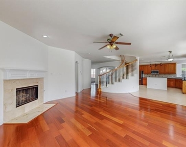 8609 Rugby Drive - Photo Thumbnail 7