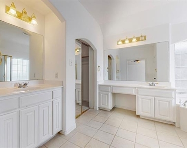 8609 Rugby Drive - Photo Thumbnail 22