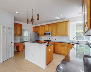 8609 Rugby Drive - Photo Thumbnail 11