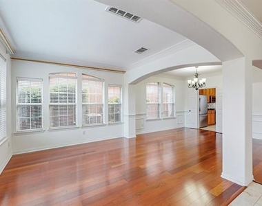 8609 Rugby Drive - Photo Thumbnail 4