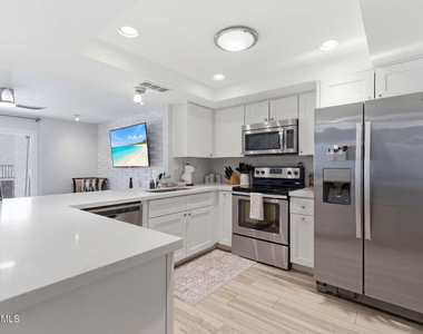 4601 N 73rd Street - Photo Thumbnail 5