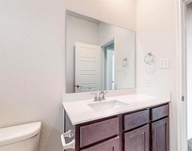 2321 Astapor Drive - Photo Thumbnail 14