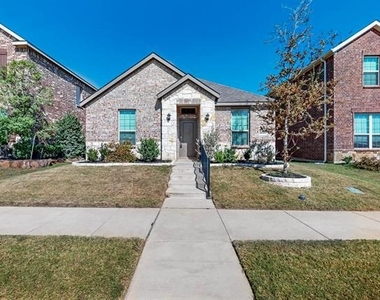 2321 Astapor Drive - Photo Thumbnail 3