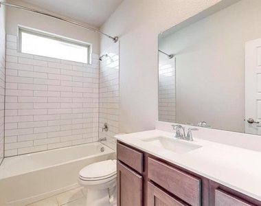 2321 Astapor Drive - Photo Thumbnail 15