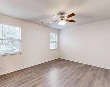 2321 Astapor Drive - Photo Thumbnail 32