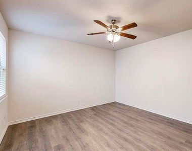 2321 Astapor Drive - Photo Thumbnail 13