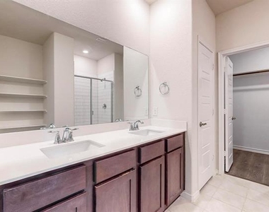 2321 Astapor Drive - Photo Thumbnail 20