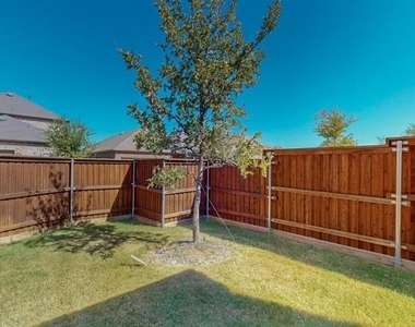 2321 Astapor Drive - Photo Thumbnail 36