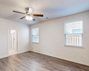 2321 Astapor Drive - Photo Thumbnail 11