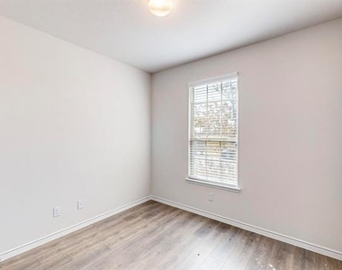 2321 Astapor Drive - Photo Thumbnail 24