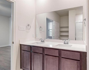 2321 Astapor Drive - Photo Thumbnail 33