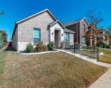 2321 Astapor Drive - Photo Thumbnail 4