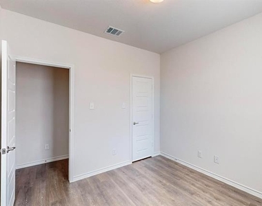 2321 Astapor Drive - Photo Thumbnail 22