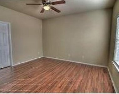 6216 Texana Way - Photo Thumbnail 10