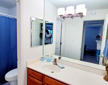 4354 N 82nd Street - Photo Thumbnail 3