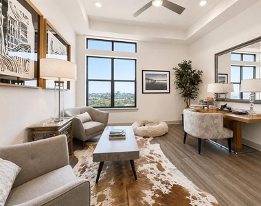 3330 Oak Grove Avenue - Photo Thumbnail 11