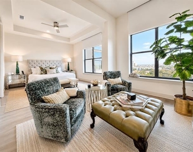3330 Oak Grove Avenue - Photo Thumbnail 5