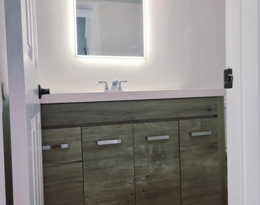 4818 N 73rd Street - Photo Thumbnail 3