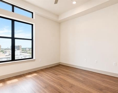 3330 Oak Grove Avenue - Photo Thumbnail 13