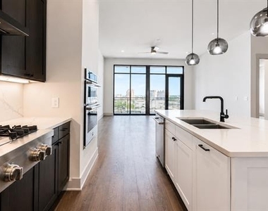 3330 Oak Grove Avenue - Photo Thumbnail 2
