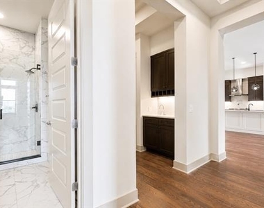 3330 Oak Grove Avenue - Photo Thumbnail 12