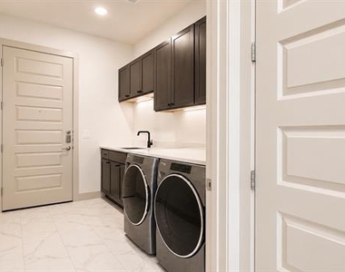 3330 Oak Grove Avenue - Photo Thumbnail 18