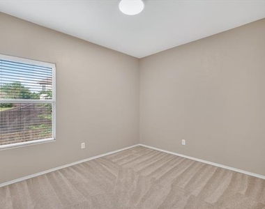 7401 Cowhand Court - Photo Thumbnail 17