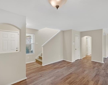 7401 Cowhand Court - Photo Thumbnail 13