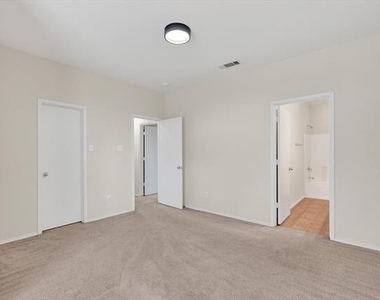 7401 Cowhand Court - Photo Thumbnail 15