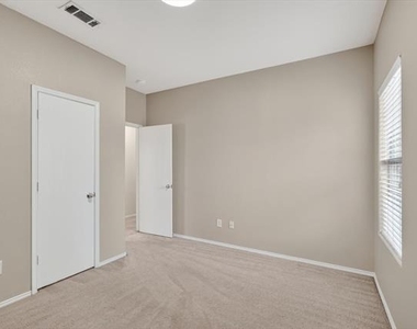 7401 Cowhand Court - Photo Thumbnail 18
