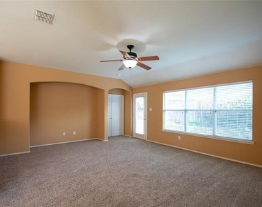 3725 Sapphire Street - Photo Thumbnail 9