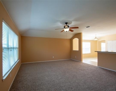 3725 Sapphire Street - Photo Thumbnail 10