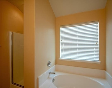 3725 Sapphire Street - Photo Thumbnail 14