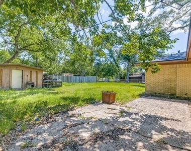 406 Vance Street - Photo Thumbnail 18