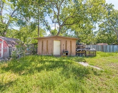 406 Vance Street - Photo Thumbnail 19