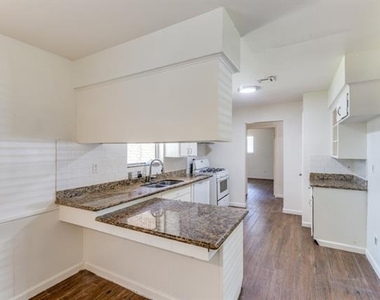 406 Vance Street - Photo Thumbnail 6