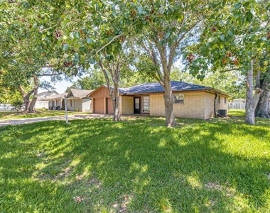 406 Vance Street - Photo Thumbnail 24