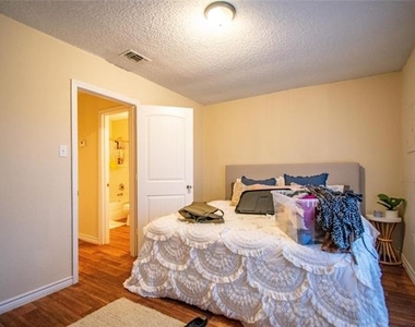 1817 Lipscomb Street - Photo Thumbnail 7
