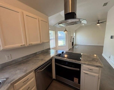 517 Meadowcrest Drive - Photo Thumbnail 9