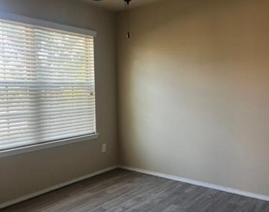 9108 Stewart Street - Photo Thumbnail 7