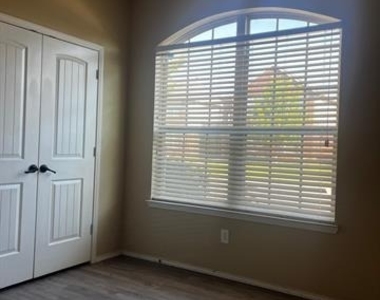 9108 Stewart Street - Photo Thumbnail 8