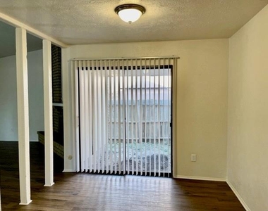 4020 Blue Flag Lane - Photo Thumbnail 6