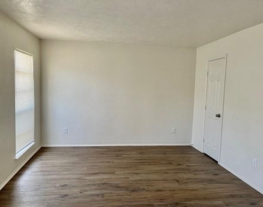 4020 Blue Flag Lane - Photo Thumbnail 19