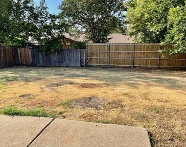 4020 Blue Flag Lane - Photo Thumbnail 24